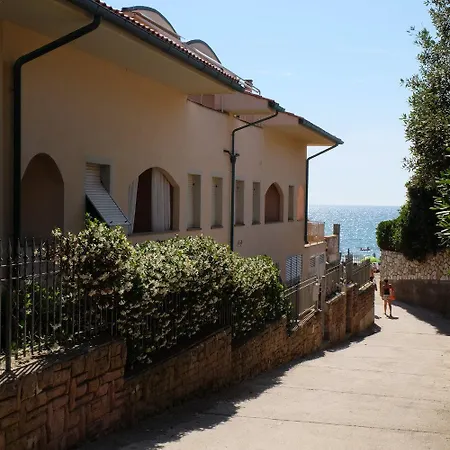 Onda Etrusca Due Da Letto Sulla Di *